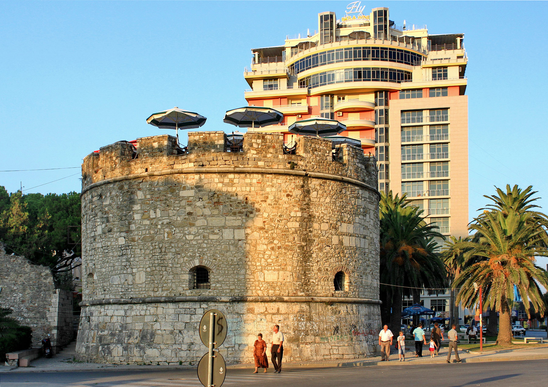 Durrës (Photo license: CC-BY-SA 4.0)